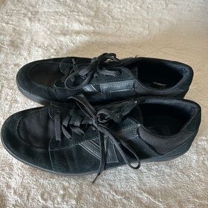 Barely worn, like new Vans black suede sneakers